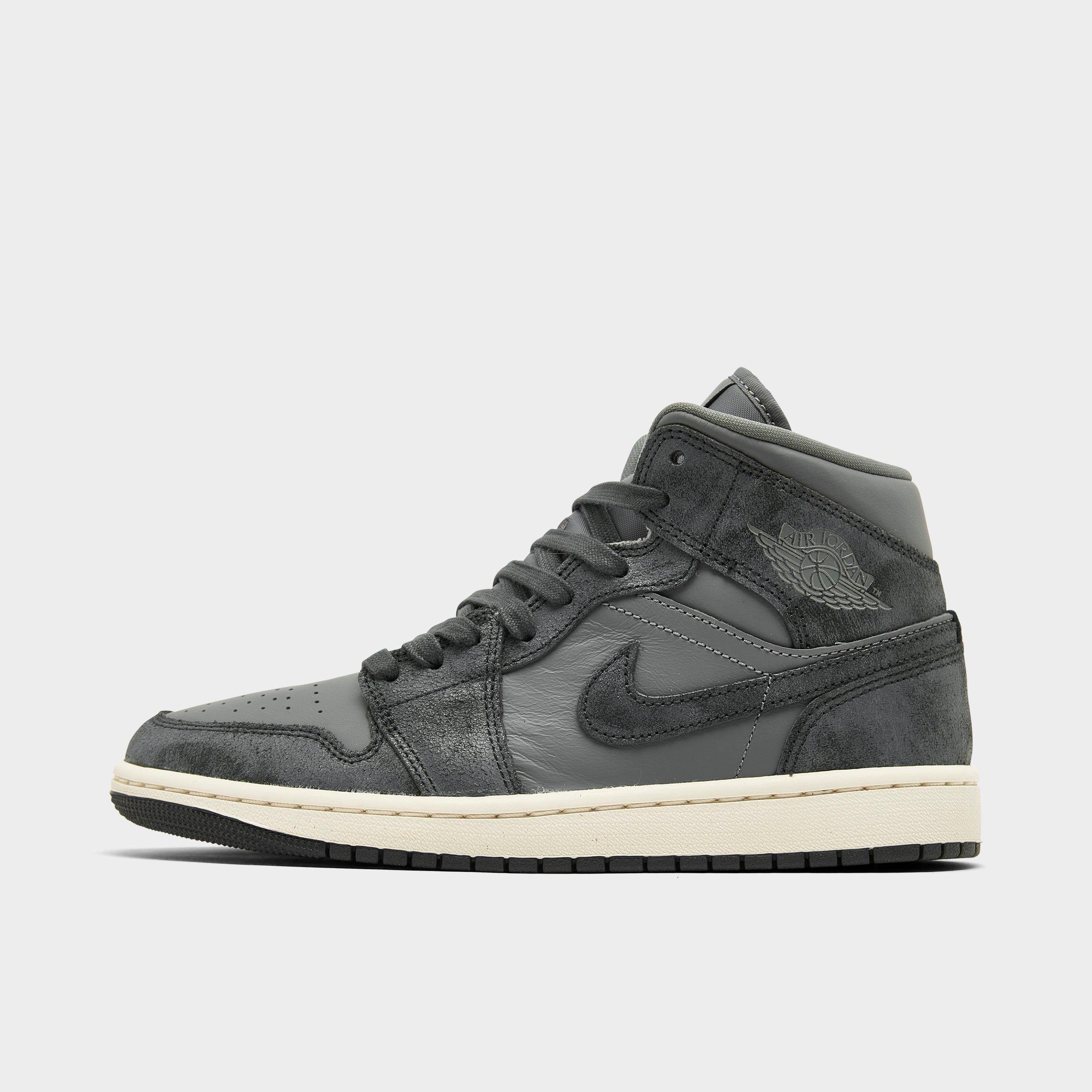 Women's Air Jordan Retro 1 Mid SE Casual Shoes| Finish Line