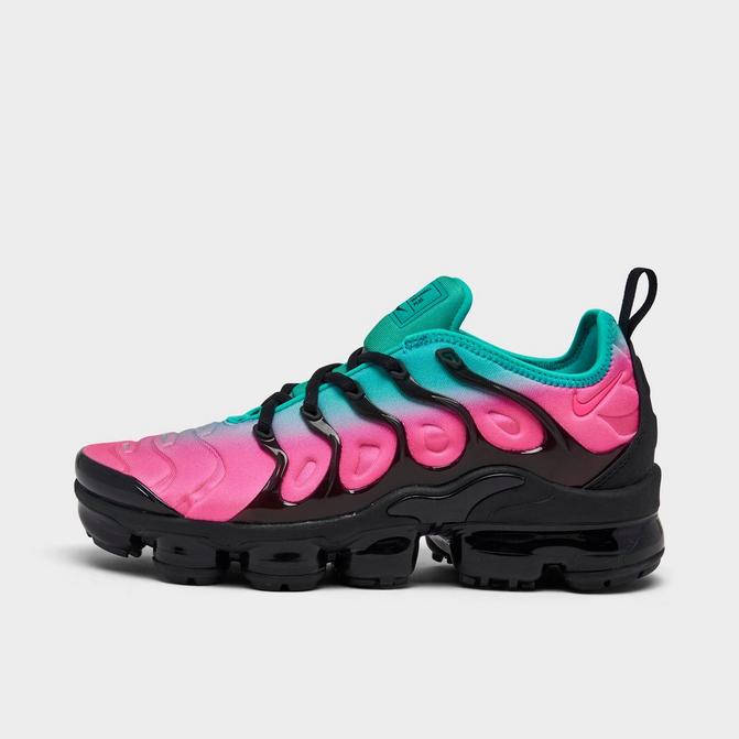 Black and red outlet vapormax plus women's