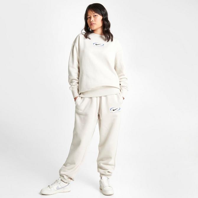 Nike mini swoosh online oversized sweatpants in cream