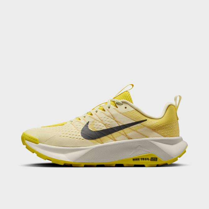 Right view of Men's Nike Wildhorse 10 Trail Running Shoes in Alabaster/Lightning/Saturn Gold/Medium Ash Click to zoom