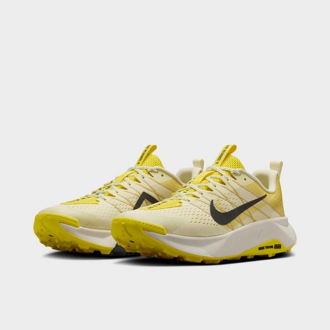 Three Quarter view of Men's Nike Wildhorse 10 Trail Running Shoes in Alabaster/Lightning/Saturn Gold/Medium Ash Click to zoom
