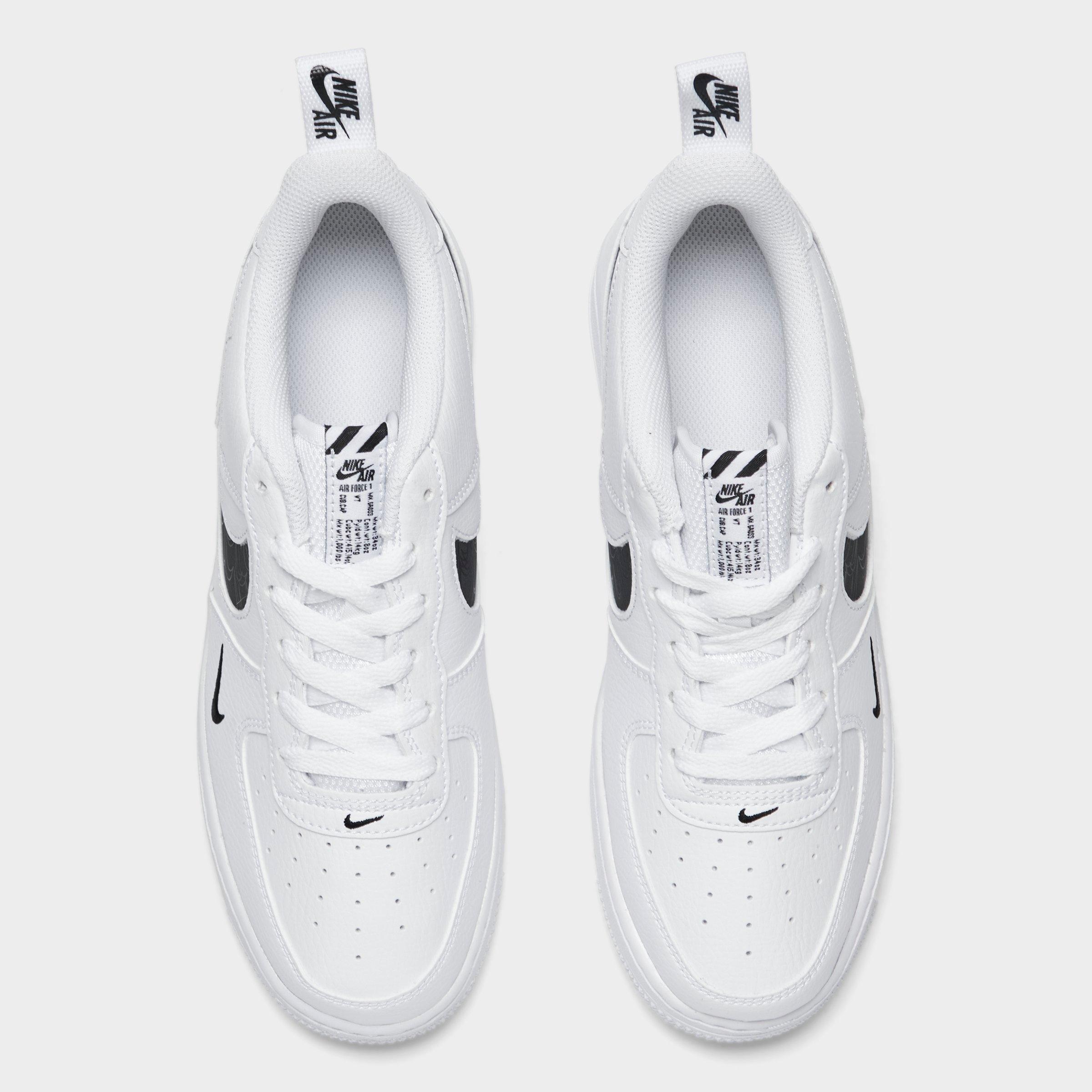 nike air lv8 utility