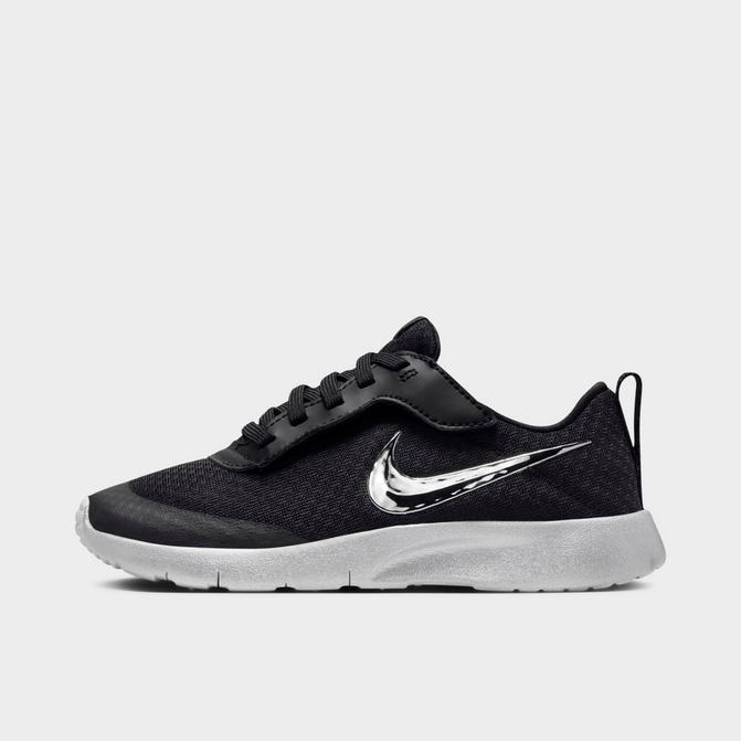 Finish line nike tanjun online