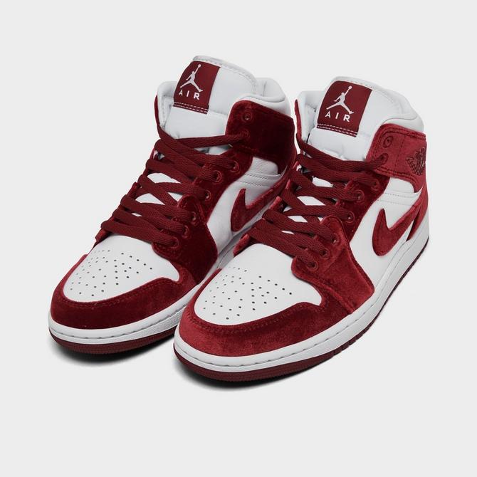 Women s Air Jordan Retro 1 Mid SE Casual Shoes