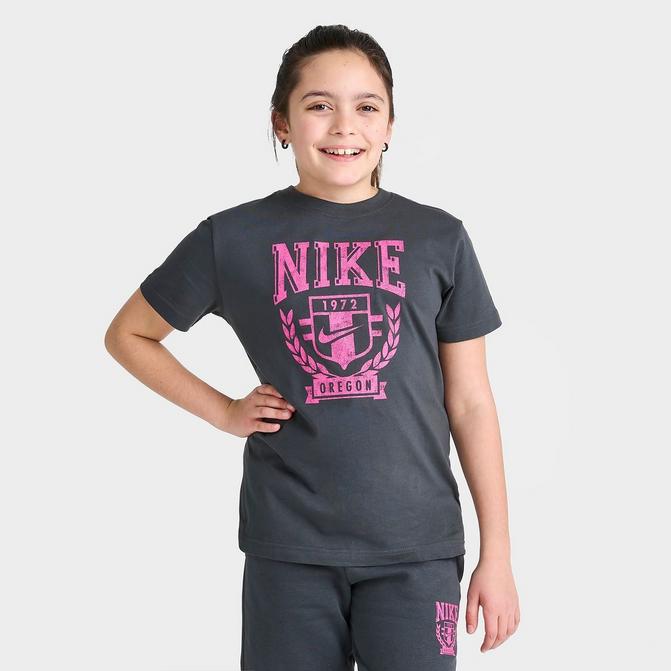 Nike women's boyfriend t sales shirt