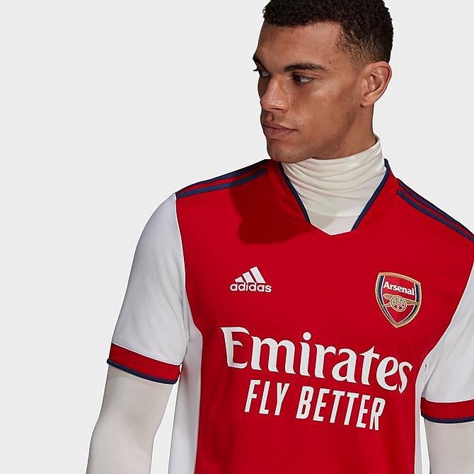 [angle] view of Men's adidas Arsenal 21-22 Home Soccer Jersey in White/Scarlet Click to zoom