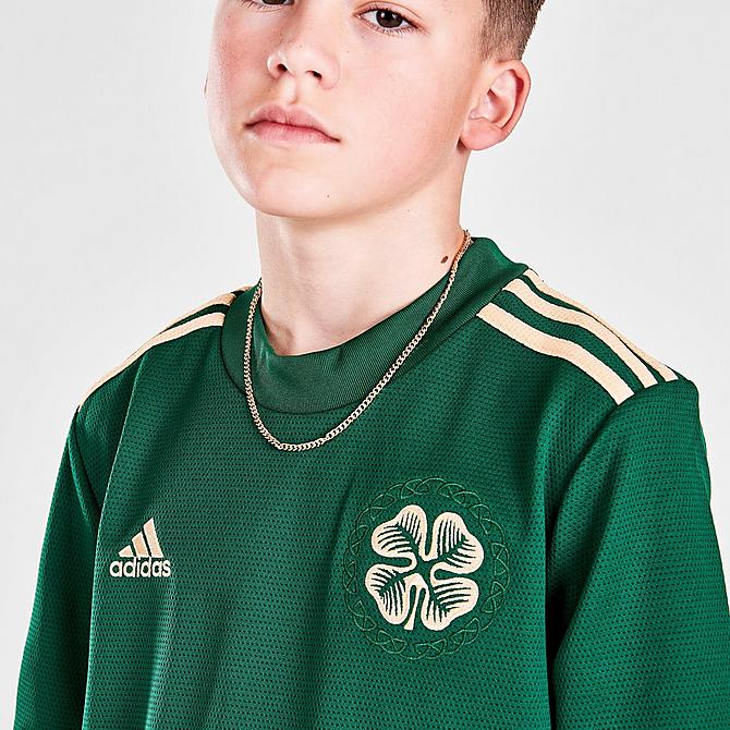 On Model 6 view of Kids' adidas Celtic FC 21-22 Away Soccer Jersey in Team Dark Green Click to zoom