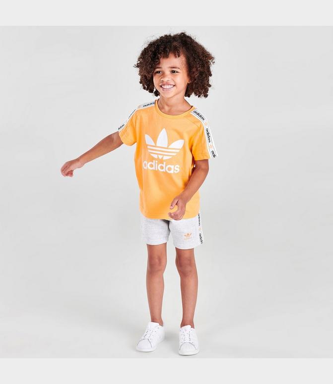 Boys' Little Kids' adidas Originals On The Edge T-Shirt and Shorts Set Boys' Little Kids' adidas Originals On The Edge T-Shirt and Shorts Set