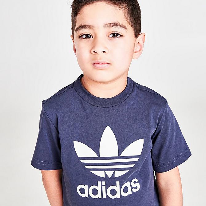 On Model 5 view of Boys' Little Kids' adidas Originals Camo Shorts and T-Shirt Set in Shadow Navy Click to zoom