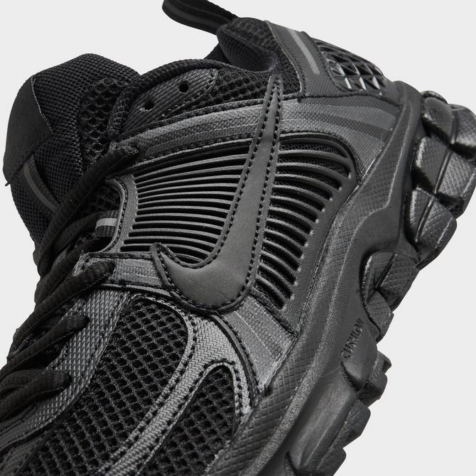 Front view of Big Kids' Nike Vomero 5 Casual Shoes in Black/Black Click to zoom