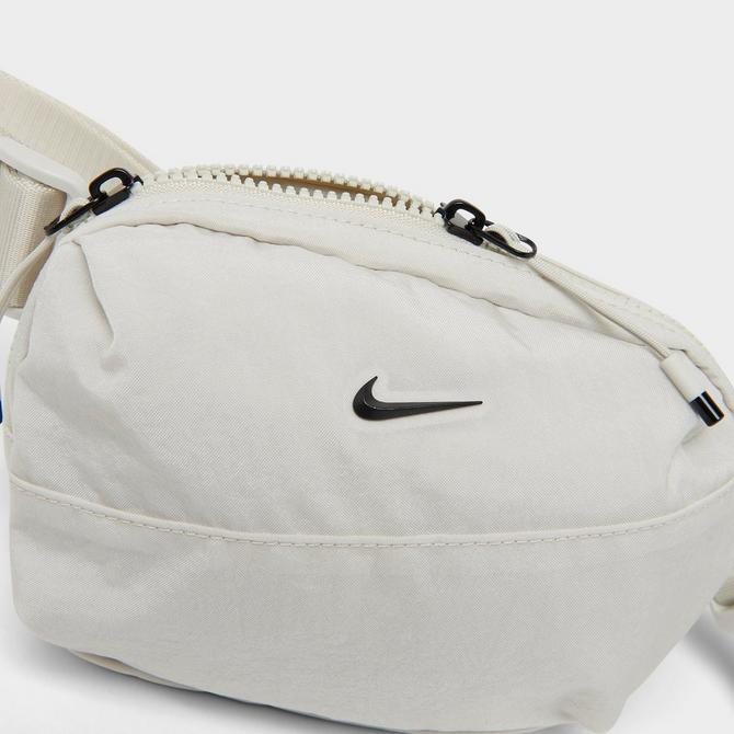 Nike Aura Crossbody Bag 2L Finish Line