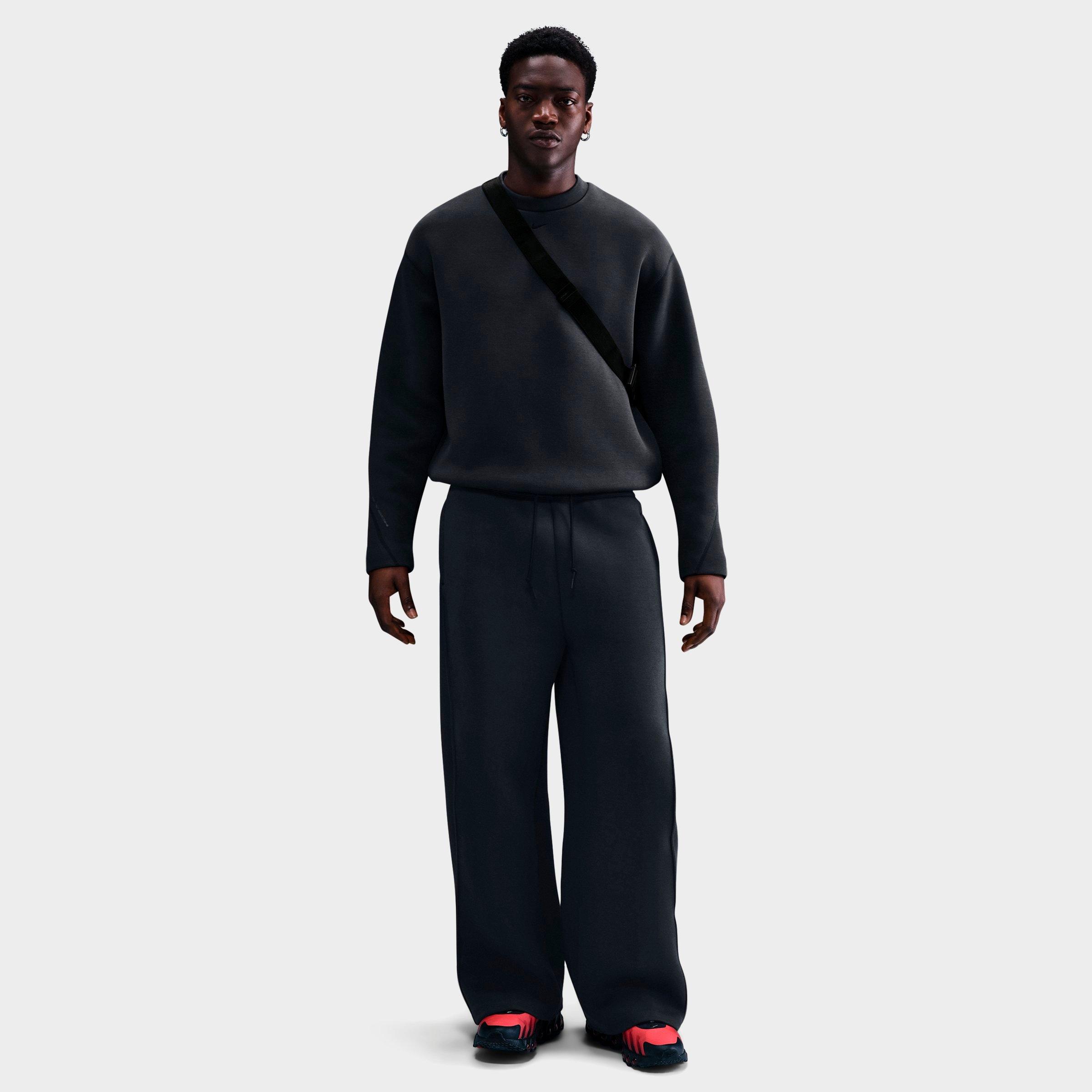 NEAT TECH スウェット ブラック Men's Nike Tech Fleece Loose Fit Crewneck Sweatshirt | Finish Line
