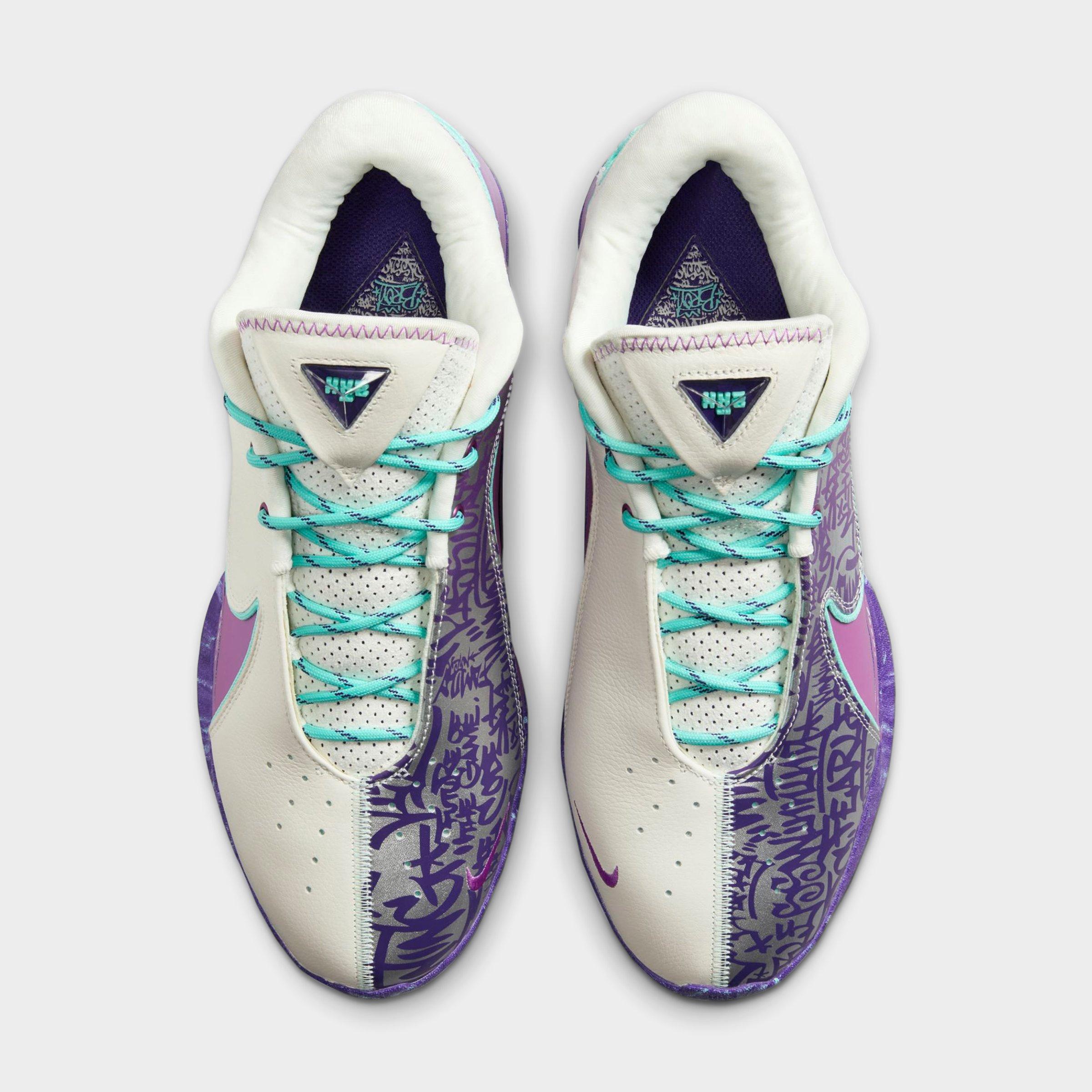 Men's Nike LeBron 22 Basketball Shoes | Finish Line