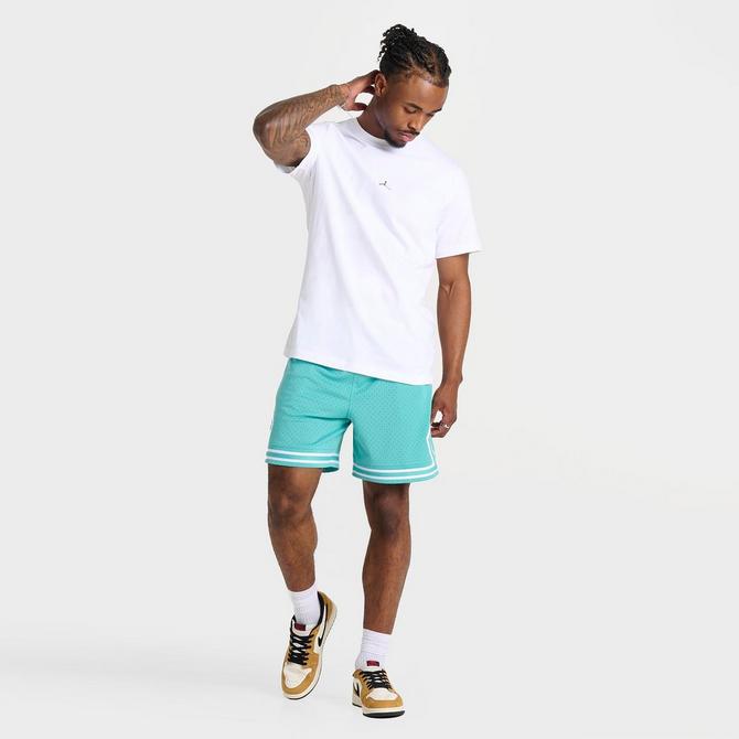[angle] view of Men's Jordan Flight Essentials Poolside Graphic T-Shirt in White/Black Click to zoom