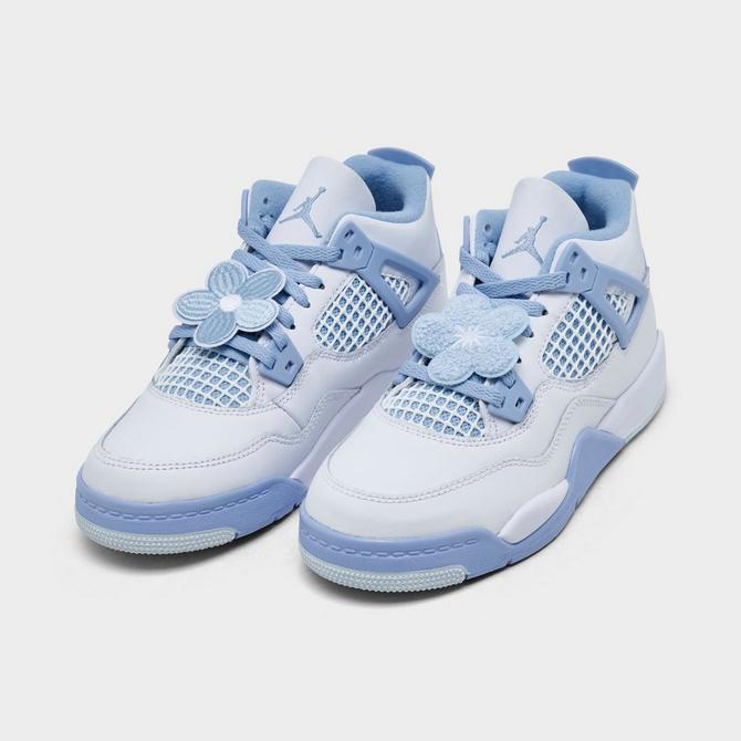 Three Quarter view of Girls' Little Kids' Air Jordan Retro 4 Basketball Shoes in White/Blue Tint/Oil Green/Aluminum Click to zoom