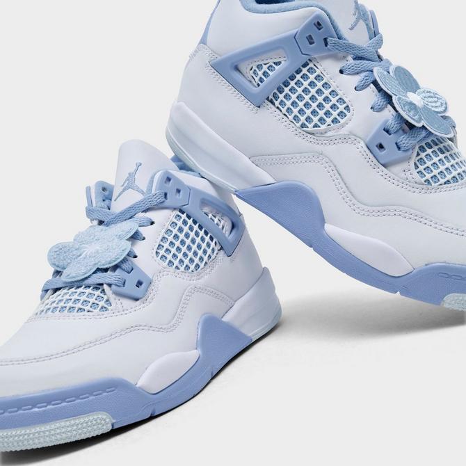 Front view of Girls' Little Kids' Air Jordan Retro 4 Basketball Shoes in White/Blue Tint/Oil Green/Aluminum Click to zoom