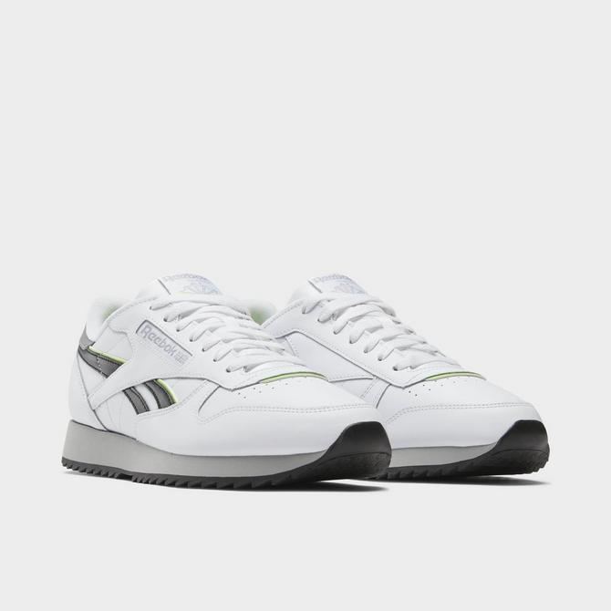 Do reebok classics on sale stretch