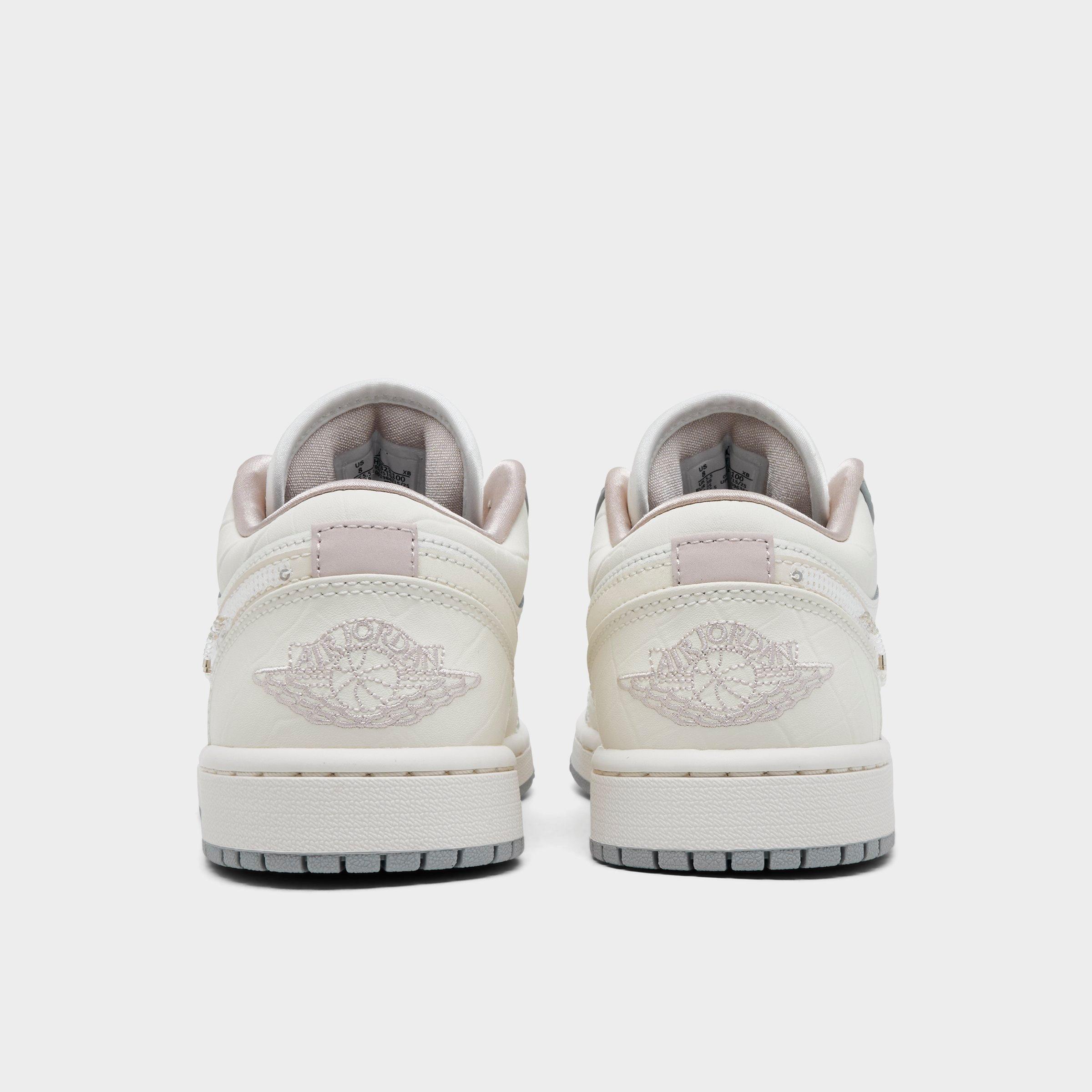 Women's Air Jordan 1 Low SE Casual Shoes