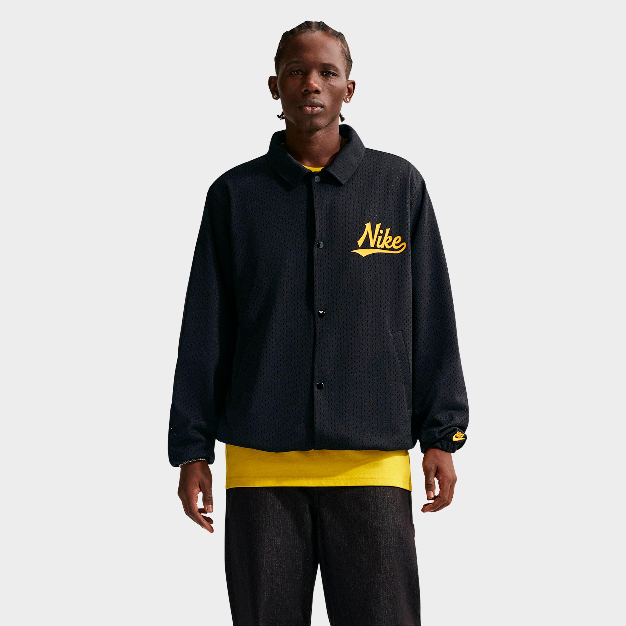 ナイキ ジャケット ブラック 長袖 ジップアップ ゴールドロゴ付き B128 Men's Nike Sportswear Club Coaches Jacket | Finish Line