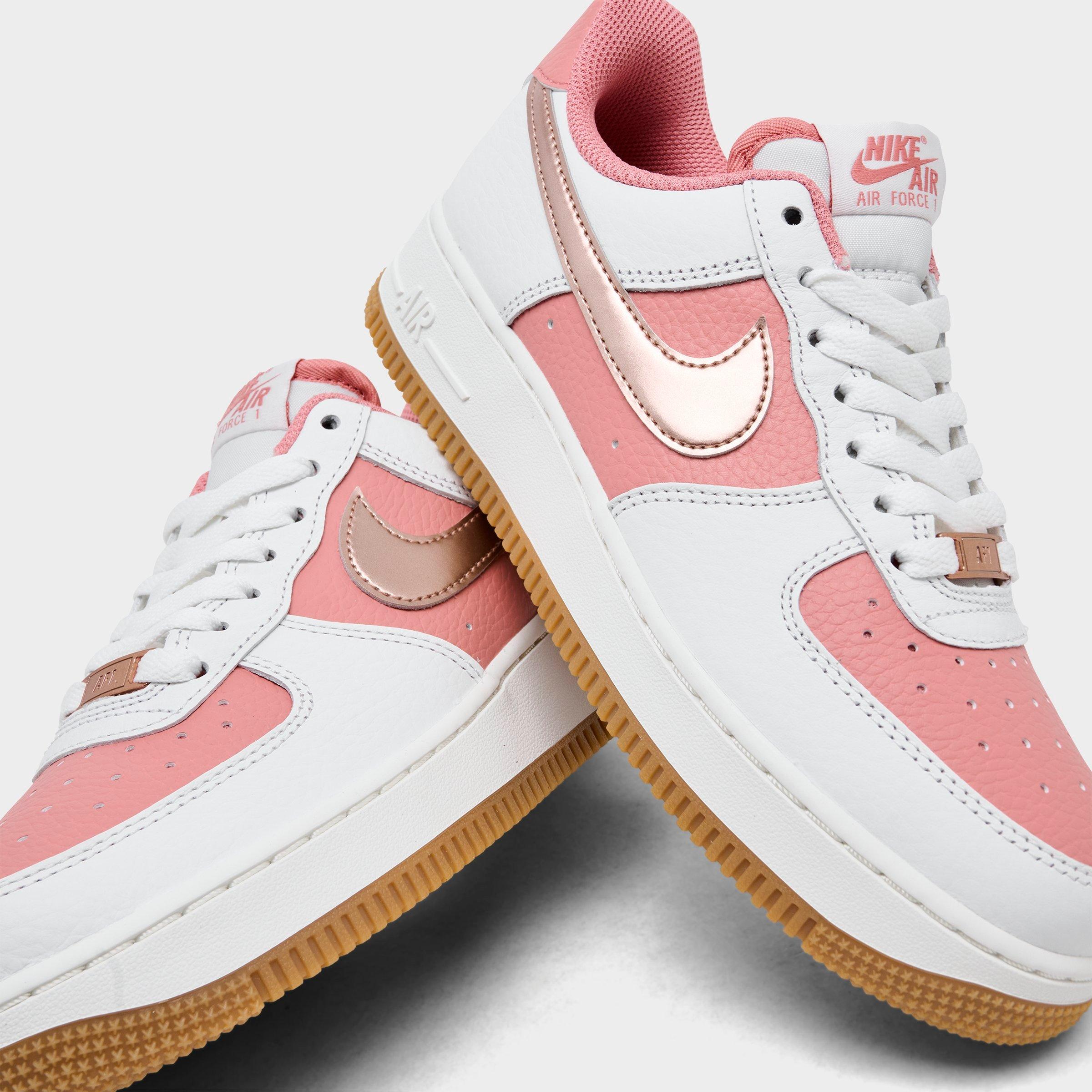 Women’s Air Force 1 ’07 SE Casual Shoes