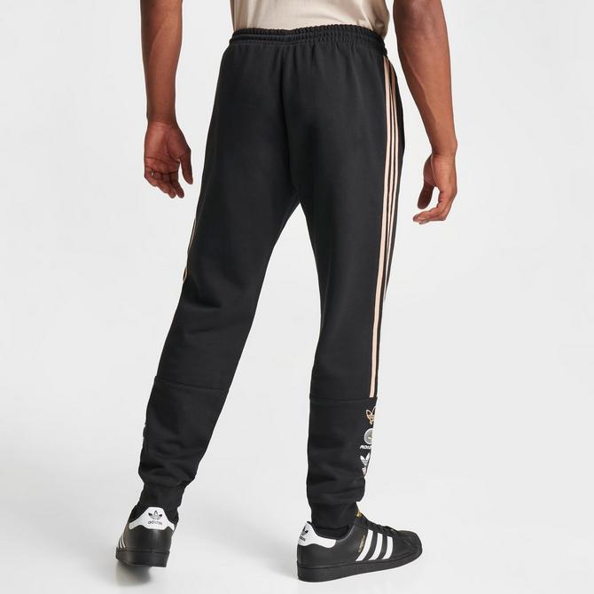 Men\'s adidas Originals Sticker Fleece Jogger Pants| Finish Line | Jogginghosen