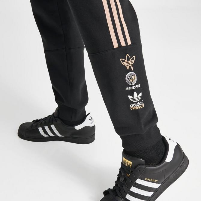 Men\'s adidas Originals Sticker Fleece Jogger Pants| Finish Line