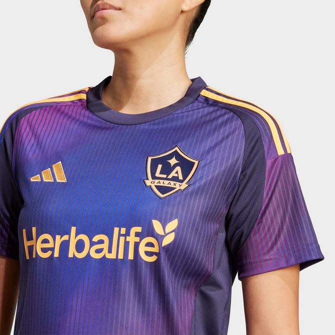 On Model 6 view of Women's adidas LA Galaxy 25/26 Away Jersey in Noble Ink Click to zoom