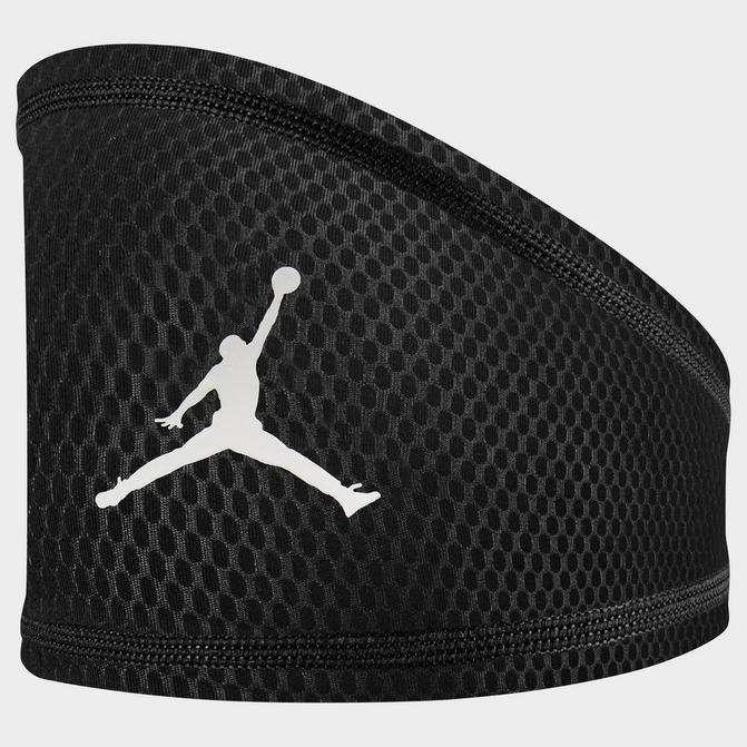 Three Quarter view of Jordan Skull Wrap in Black/White Click to zoom