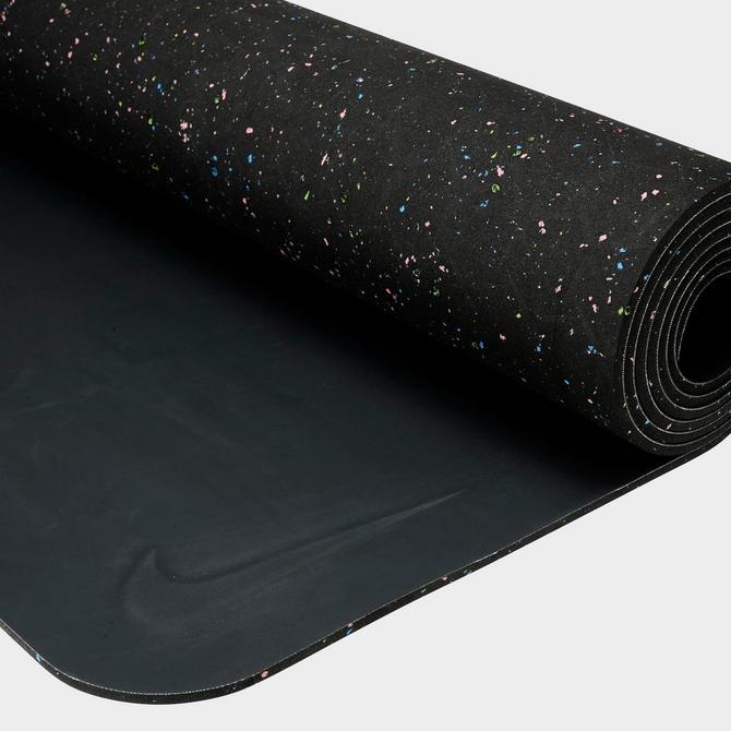 Nike ultimate yoga outlet mat 5mm