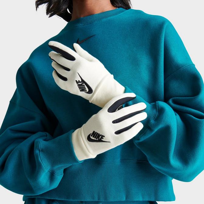 Elegant Gloves and Stylish Sleeves