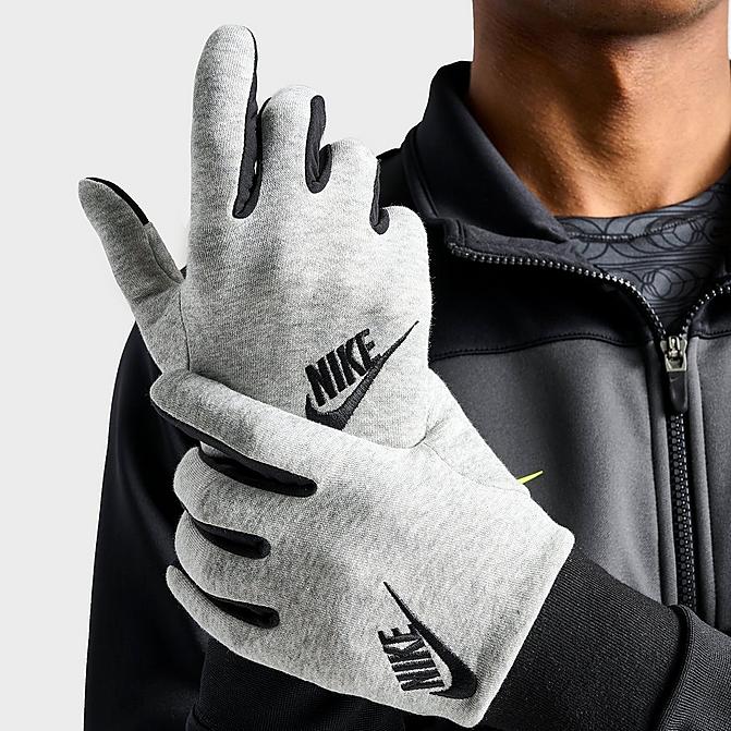 Front view of Men's Nike Club Fleece 2.0 Gloves in Dark Grey Heather/Black Click to zoom