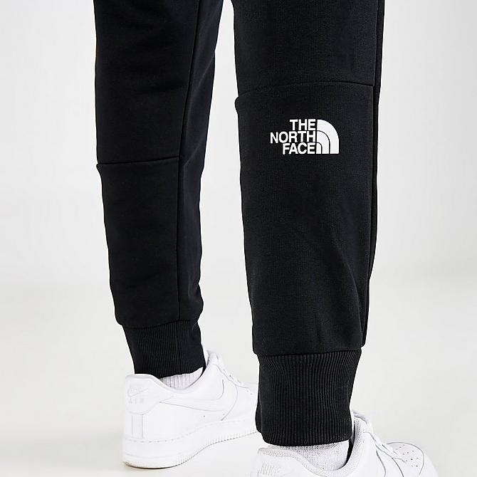 On Model 6 view of Men's The North Face Bondi Cargo Jogger Pants in Black Click to zoom