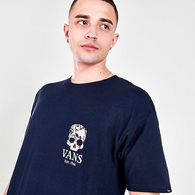 On Model 6 view of Men's Vans Flower Skull Graphic Print Short-Sleeve T-Shirt in Navy Click to zoom