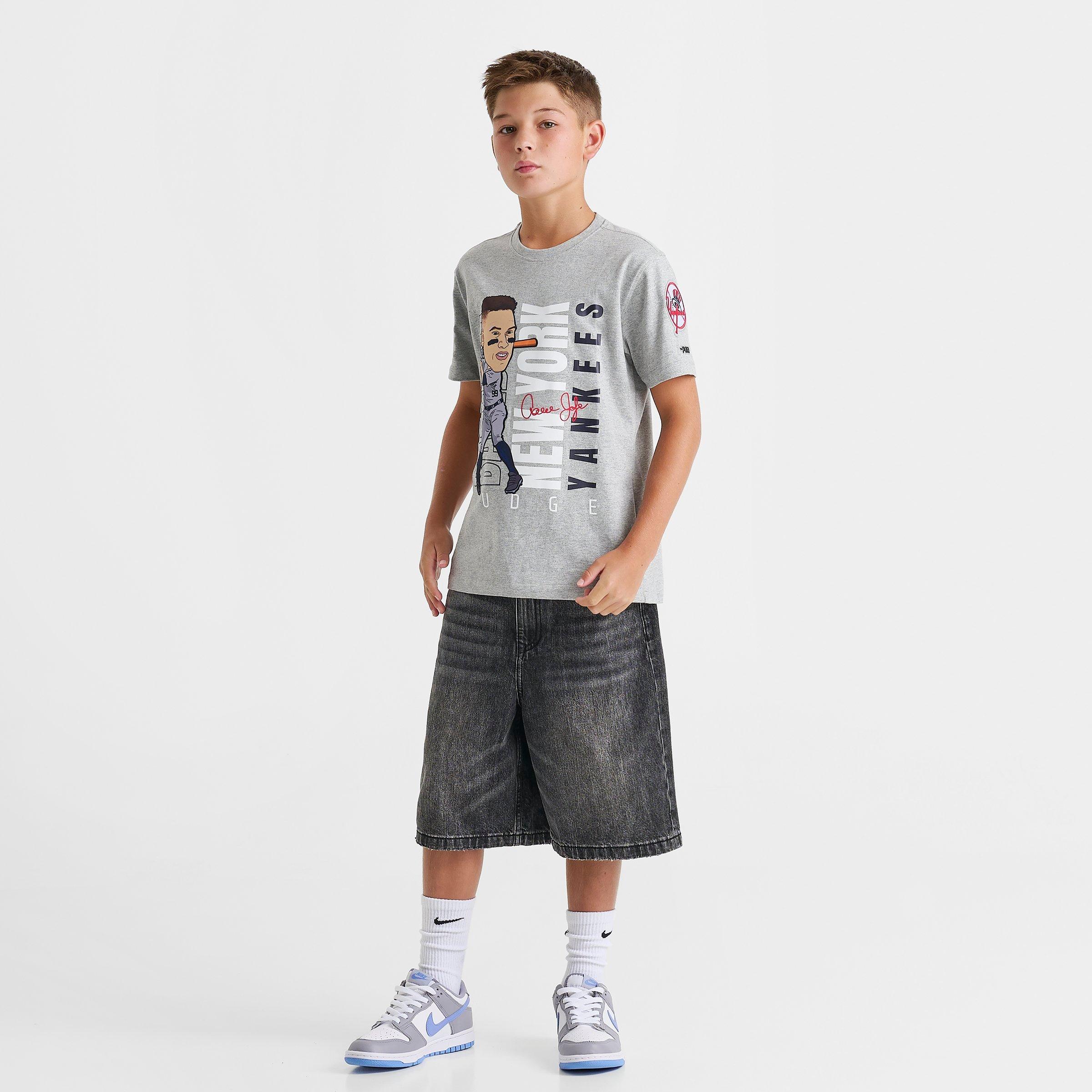 Big Kids' Pro Standard Aaron Judge New York Yankees MLB Avatar Graphic T-Shirt