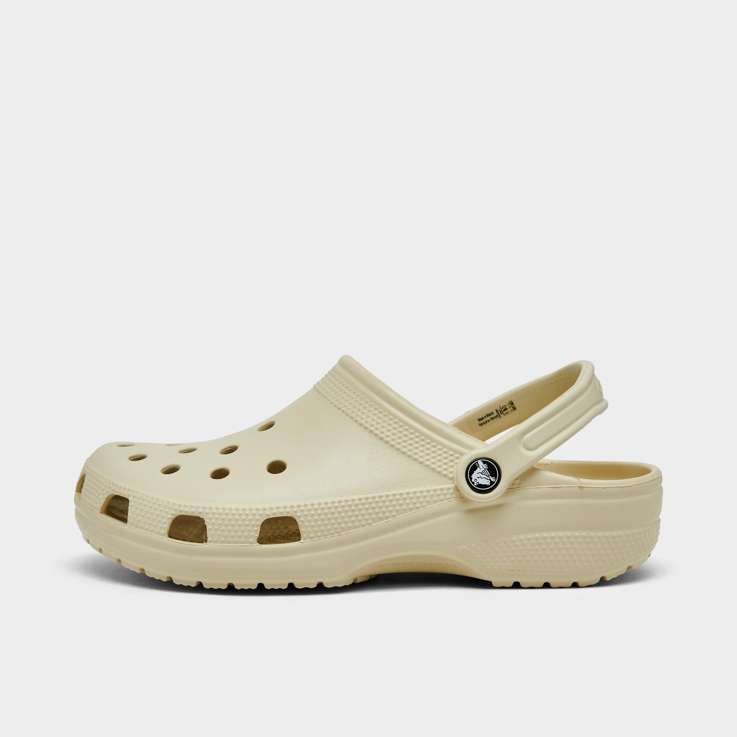 Crocs Sandales Classic En Ivoire In Neutral