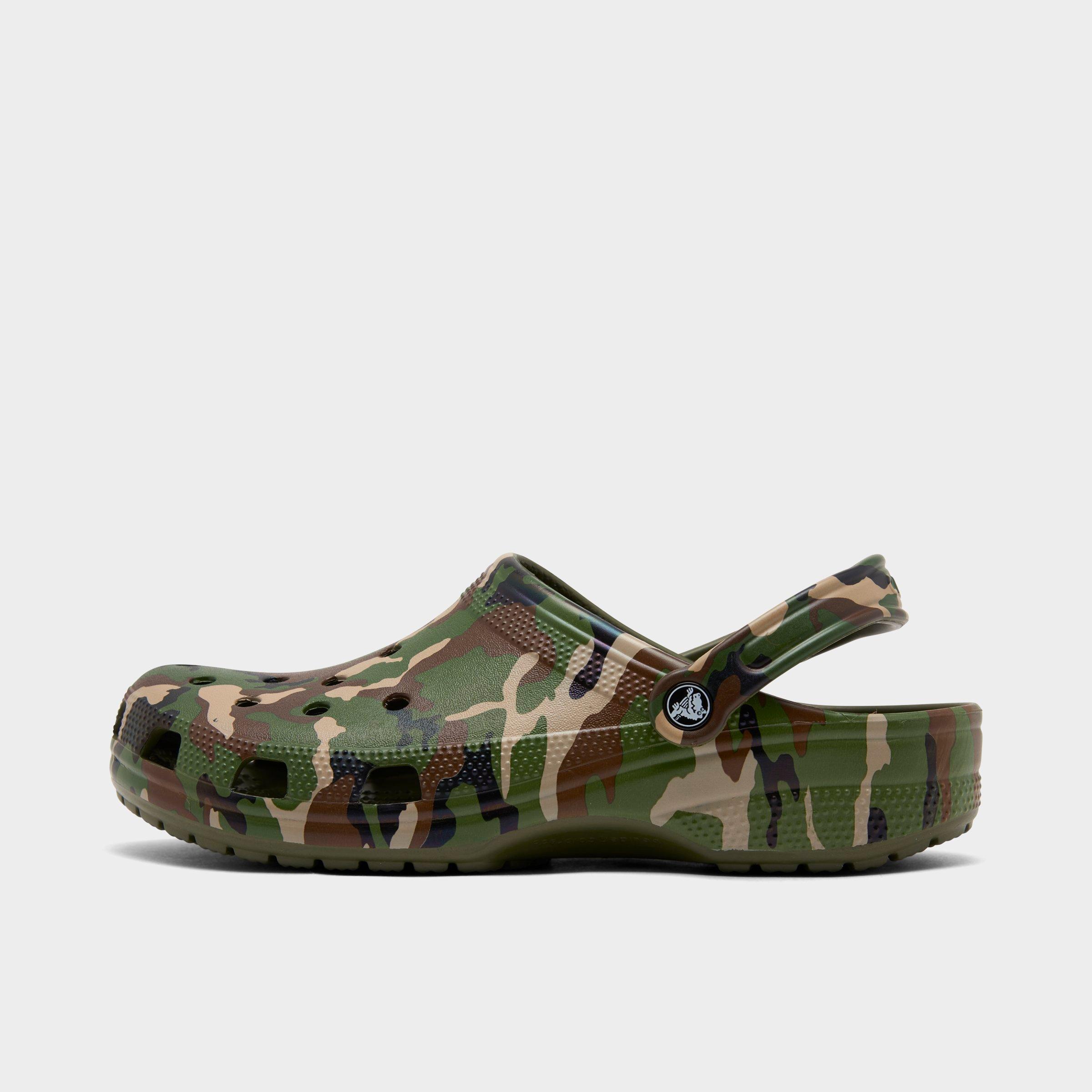 Crocs Classic Printed Clog In Army Green Camo