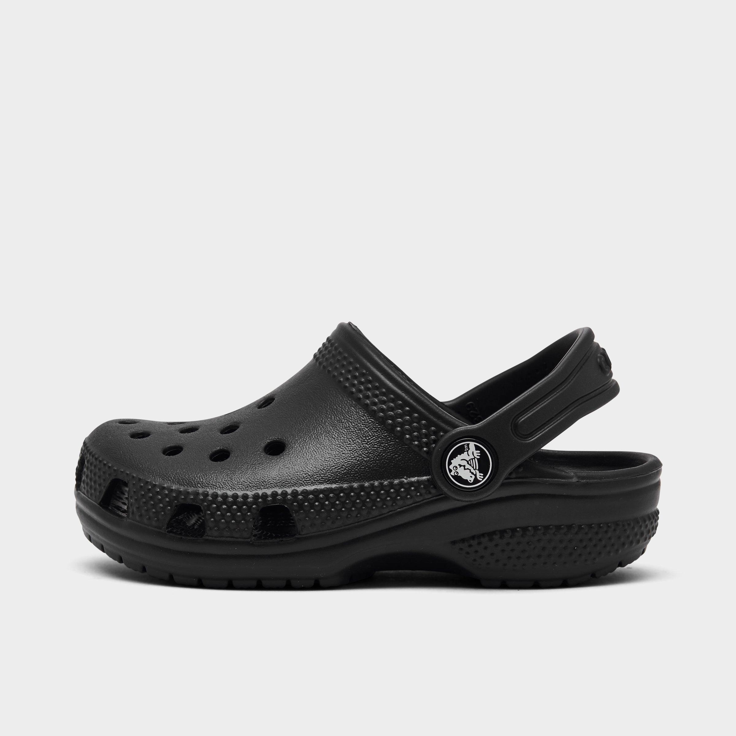 https://media.finishline.com/s/finishline/206990_001?$Main$&hei=453&wid=453