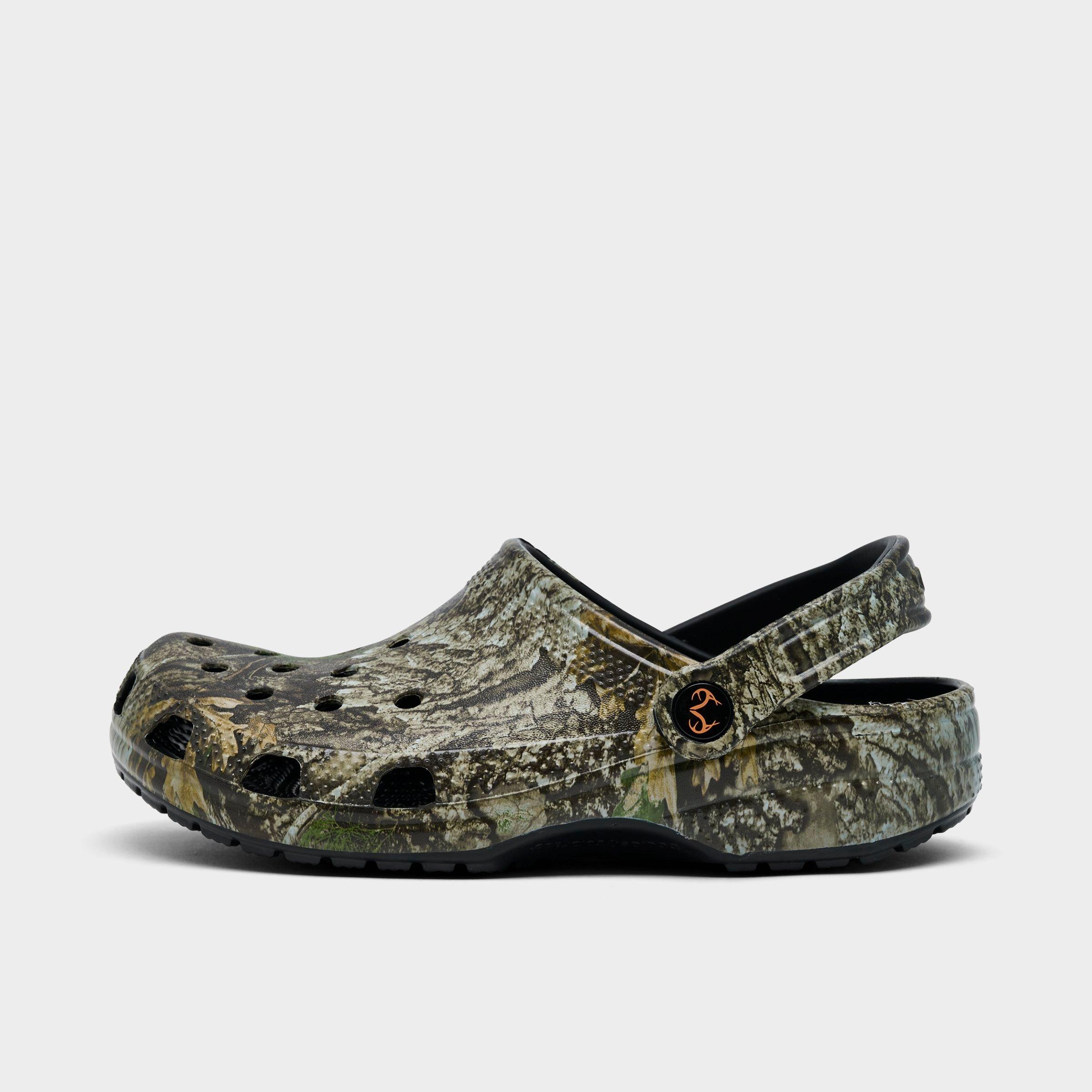 Crocs Big Kids Realtree APX Camo Classic Clog Shoes in Multi Size: 4.0