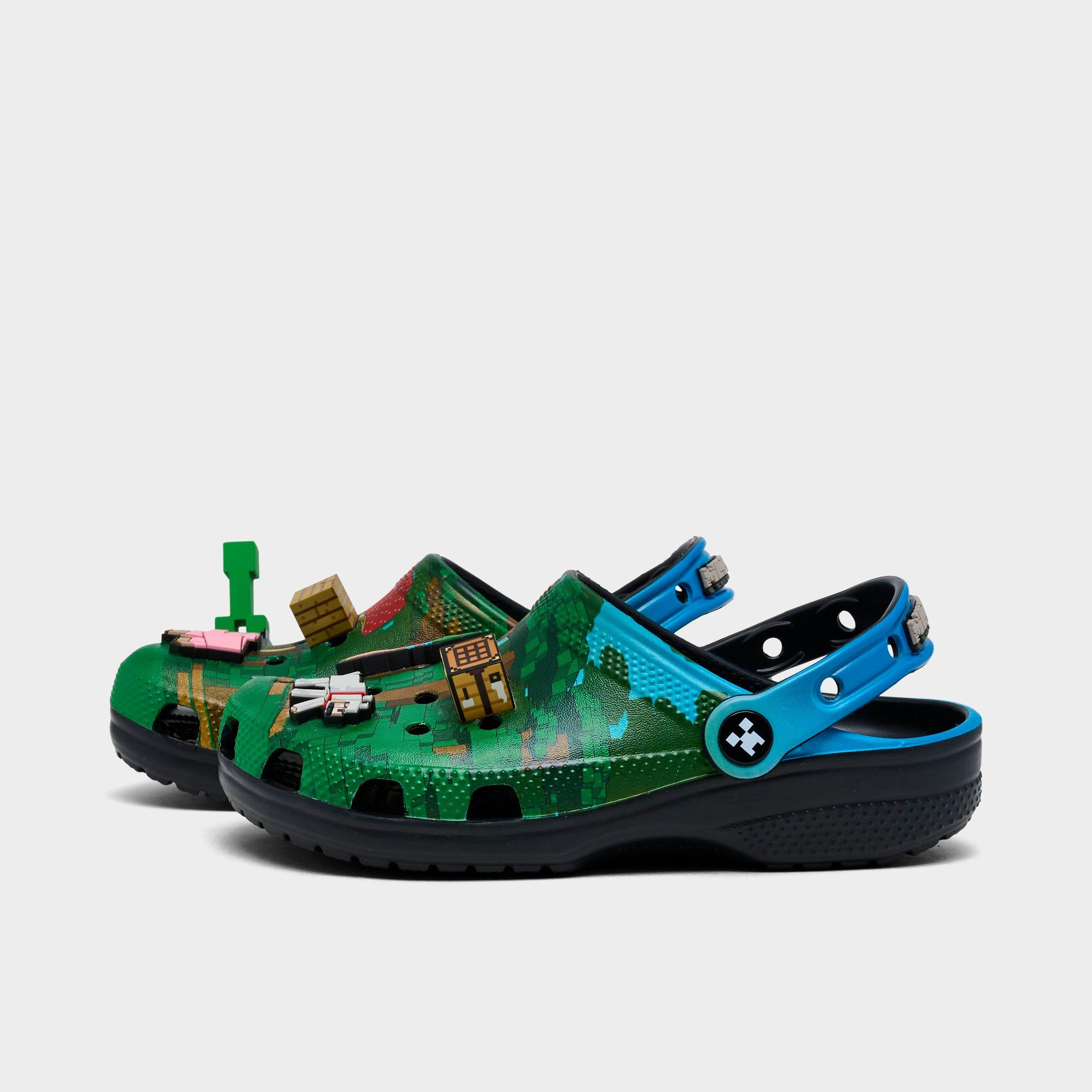 Crocs Big Kids' x Minecraft Classic Clog Shoes in Green/Green Multi Size 4