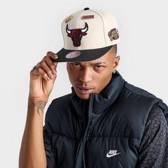 Mitchell & Ness NBA Chicago Bulls HWC Script Snapback Hat w/Pink Undervisor