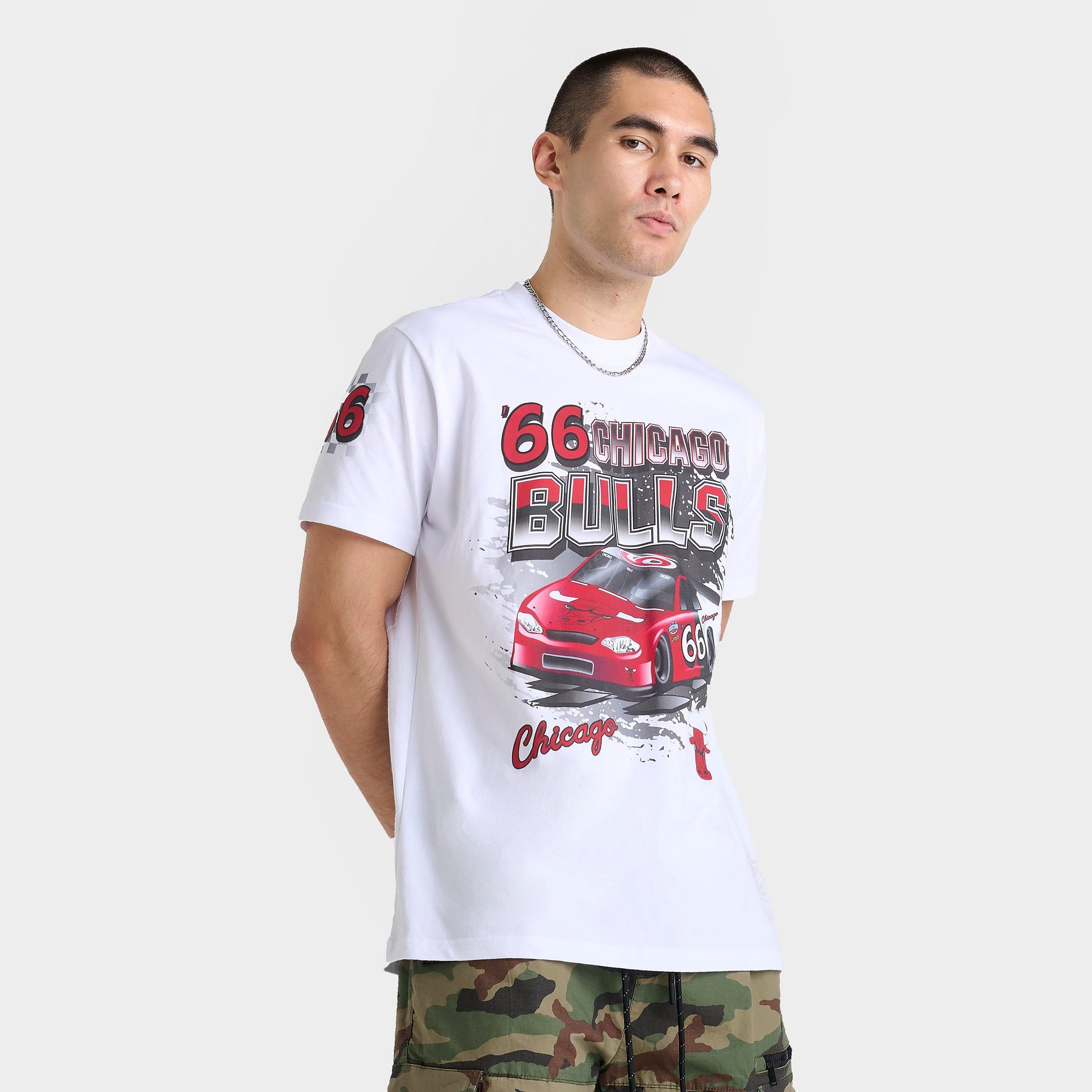 Mitchell And Ness Men's Chicago Bulls NBA Speedway Graphic T-Shirt in White/White Size Small 100% Cotton