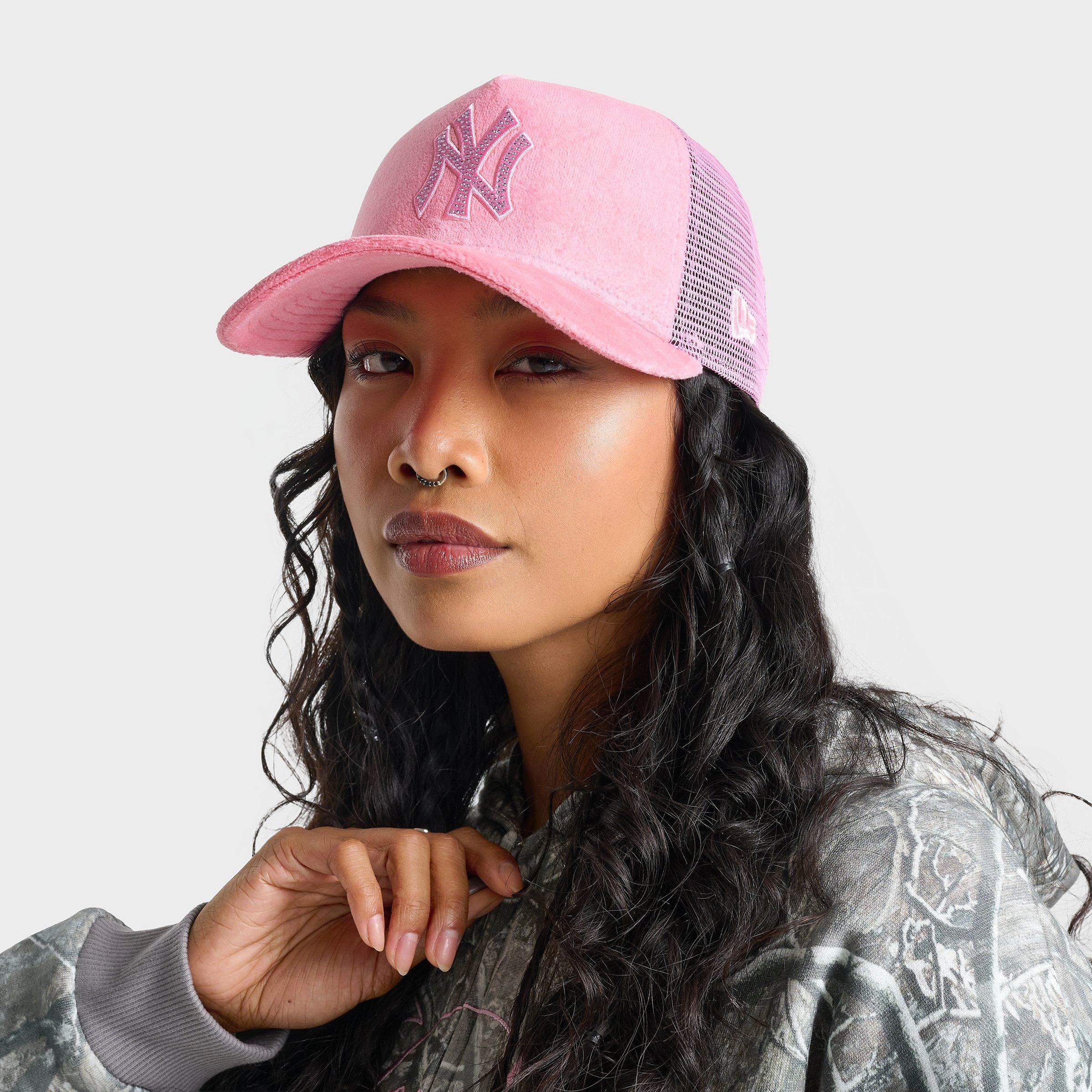 New Era Women's New York Yankees MLB Velour Trucker Hat