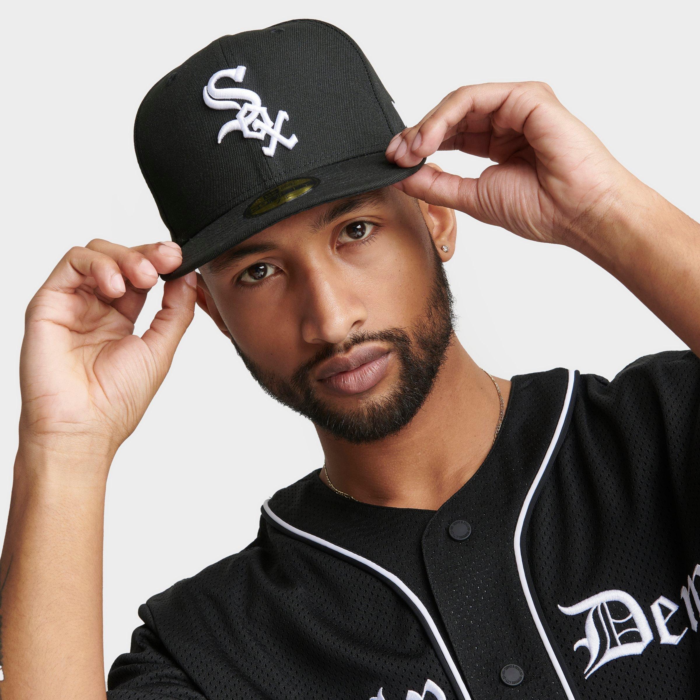 New Era Men's Chicago White Sox MLB AC Performance 59FIFTY Fitted Hat in Black/White Size: 7