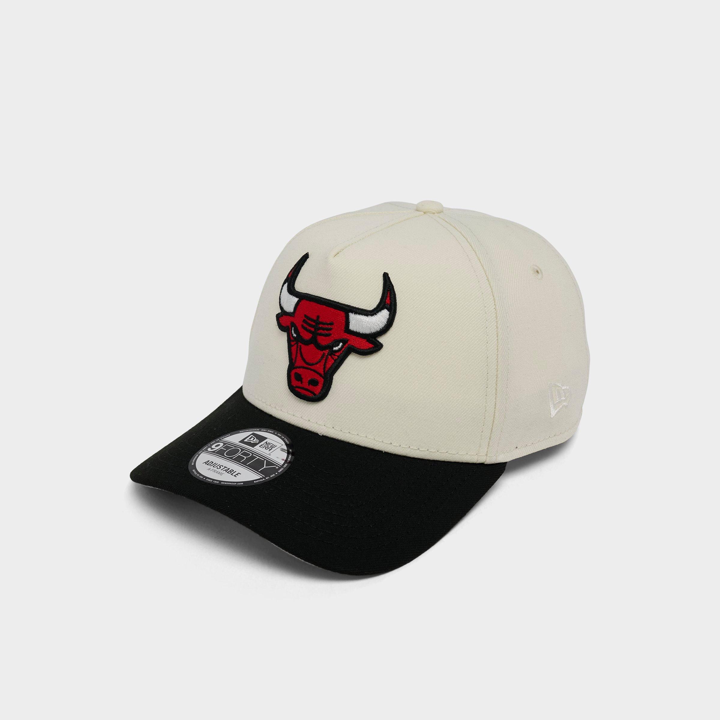 New Era Chicago Bulls NBA 9FORTY Snapback Hat in Chrome/Black