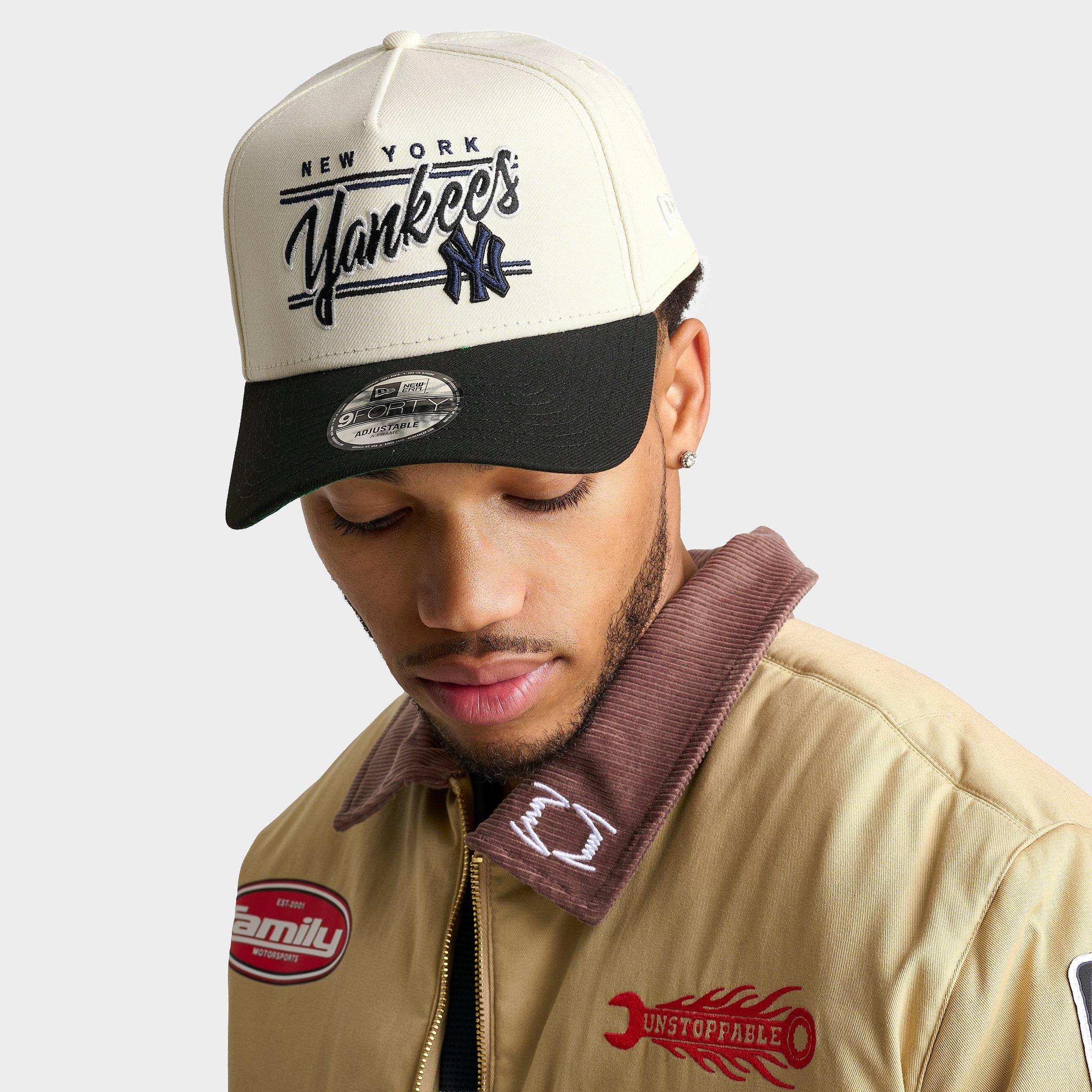 New Era New York Yankees MLB Graphic Logo 9FORTY A-Frame Snapback Hat in Graphic Chrome/Black