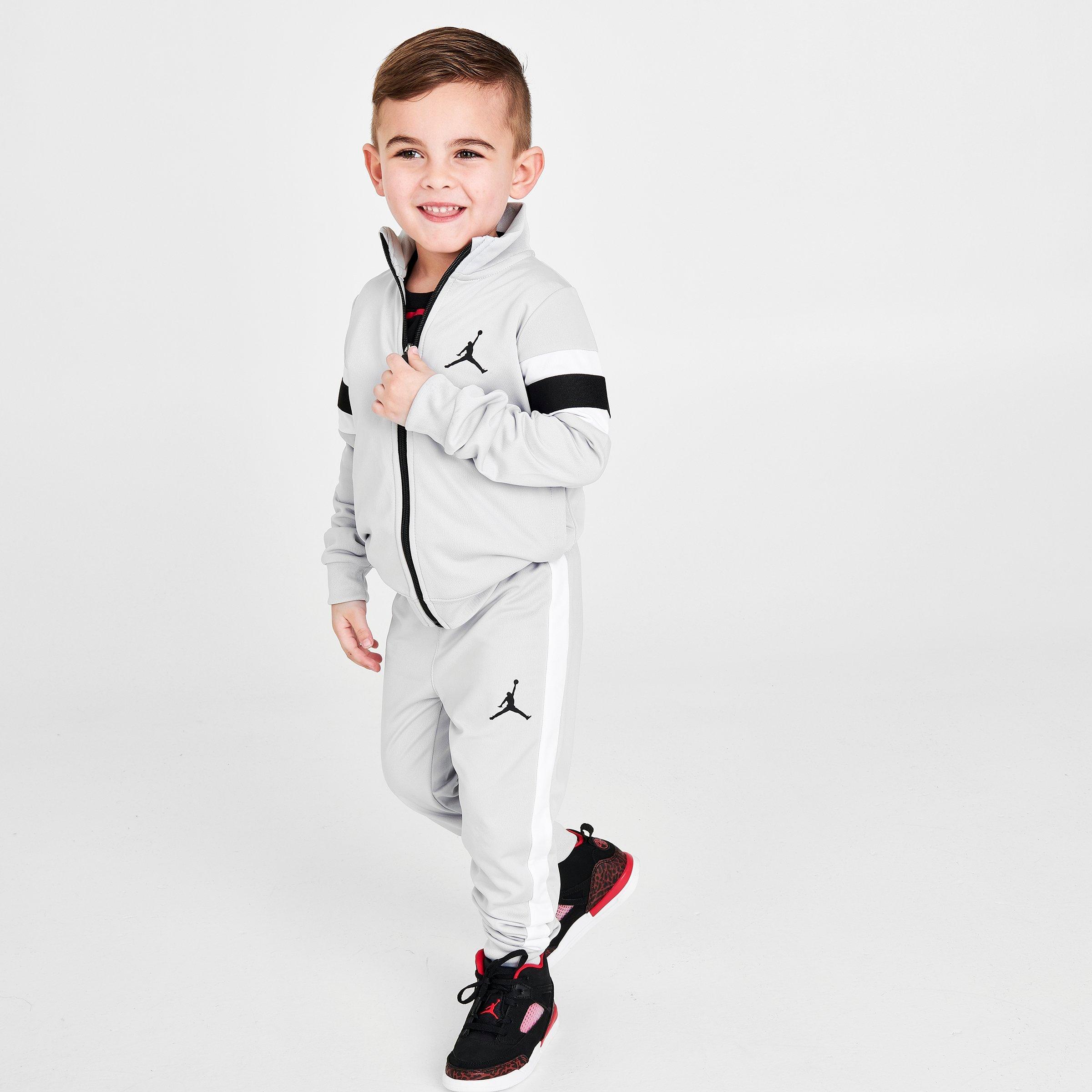 Baby jordan outlet tracksuit