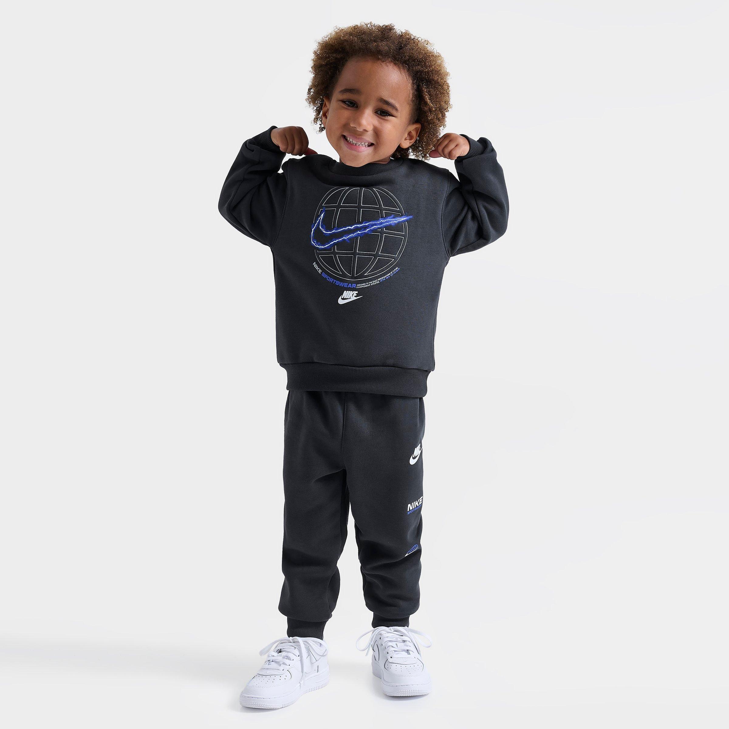 Nike Kids Toddler Globe Crewneck Sweatshirt and Jogger Pants Set in Dark Smoke Grey Size: 2T