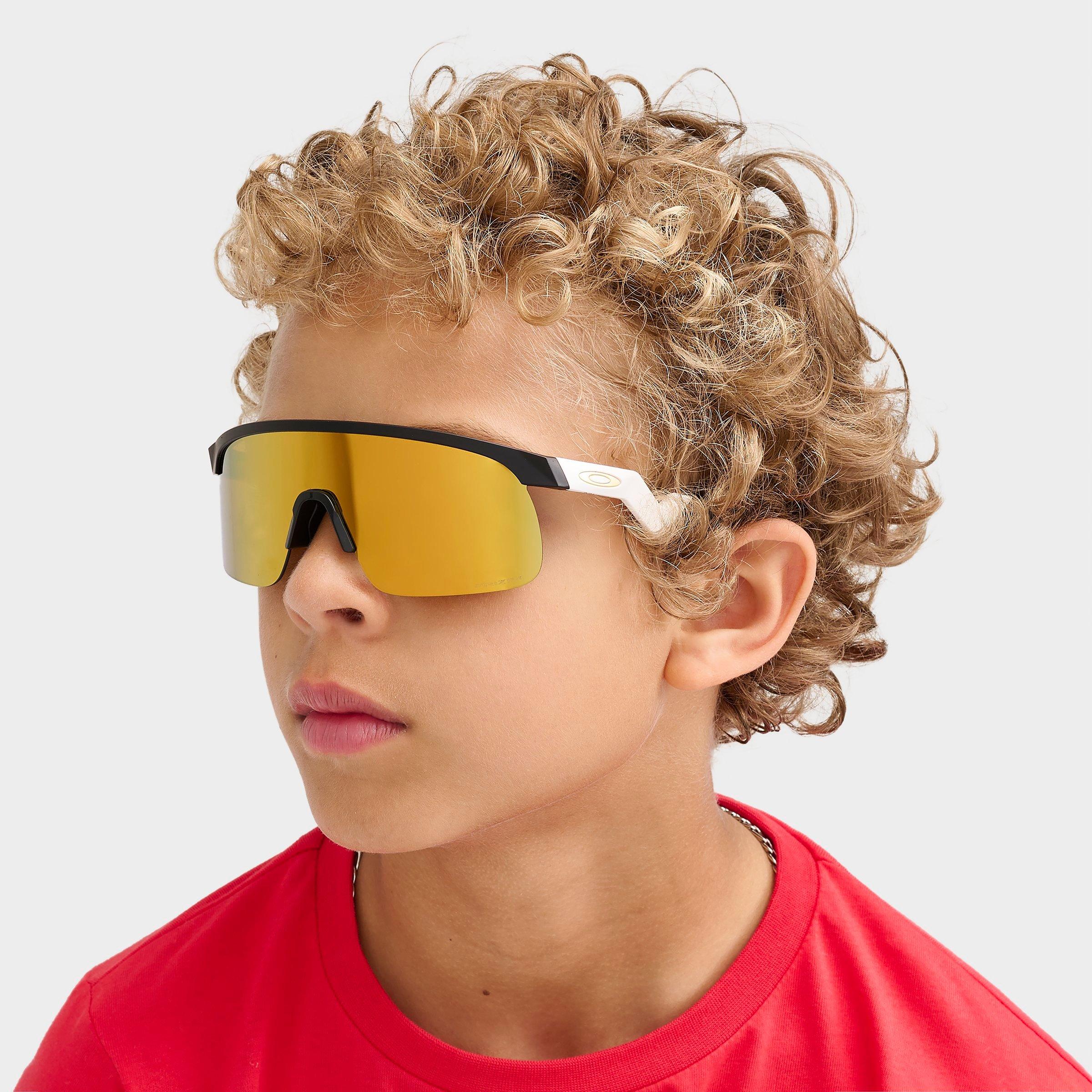 Oakley Kids Resistor Sunglasses in Matte Black/Prizm 24