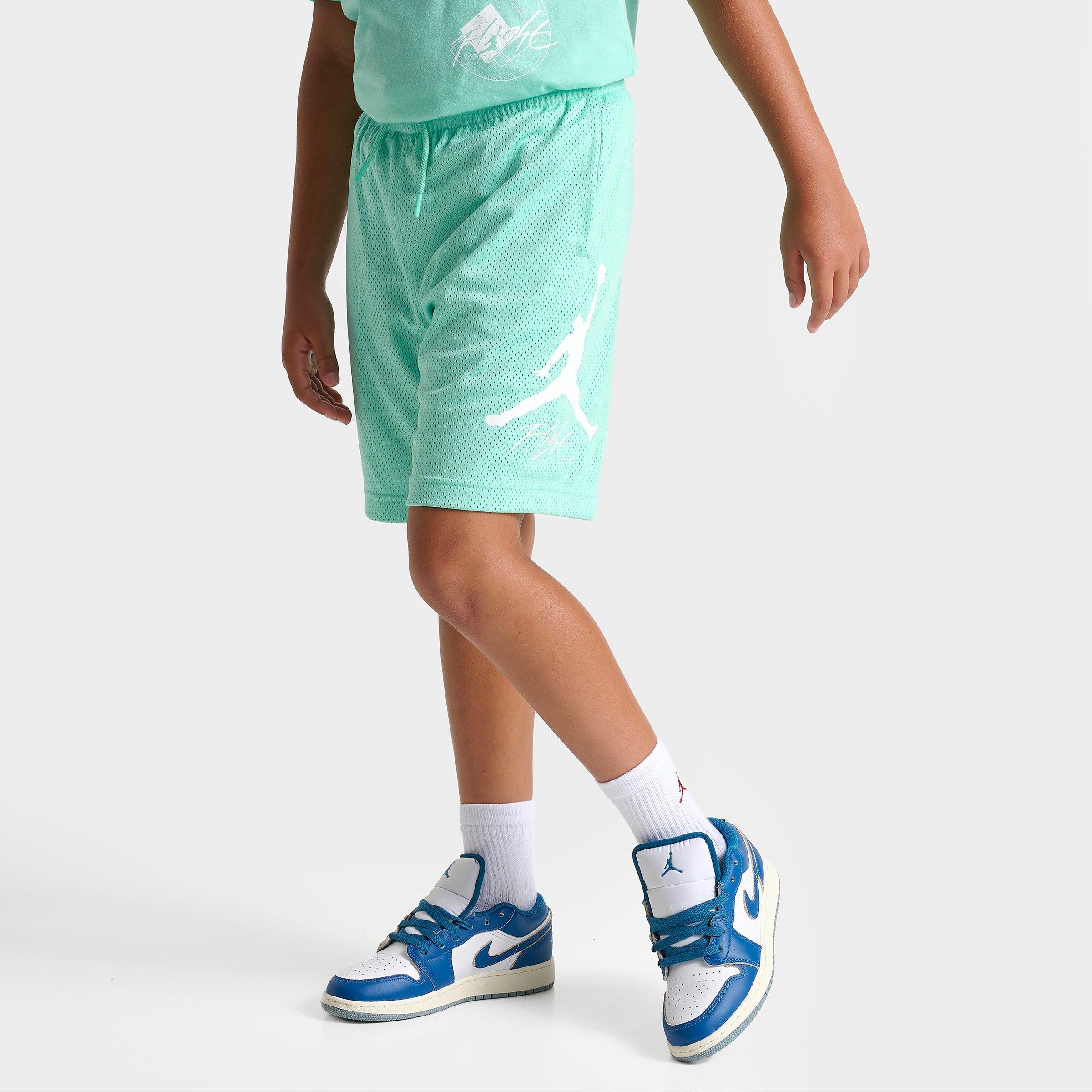 Jordan Kids MJ Essentials Dri-FIT Baseline Shorts in Green Size: Small