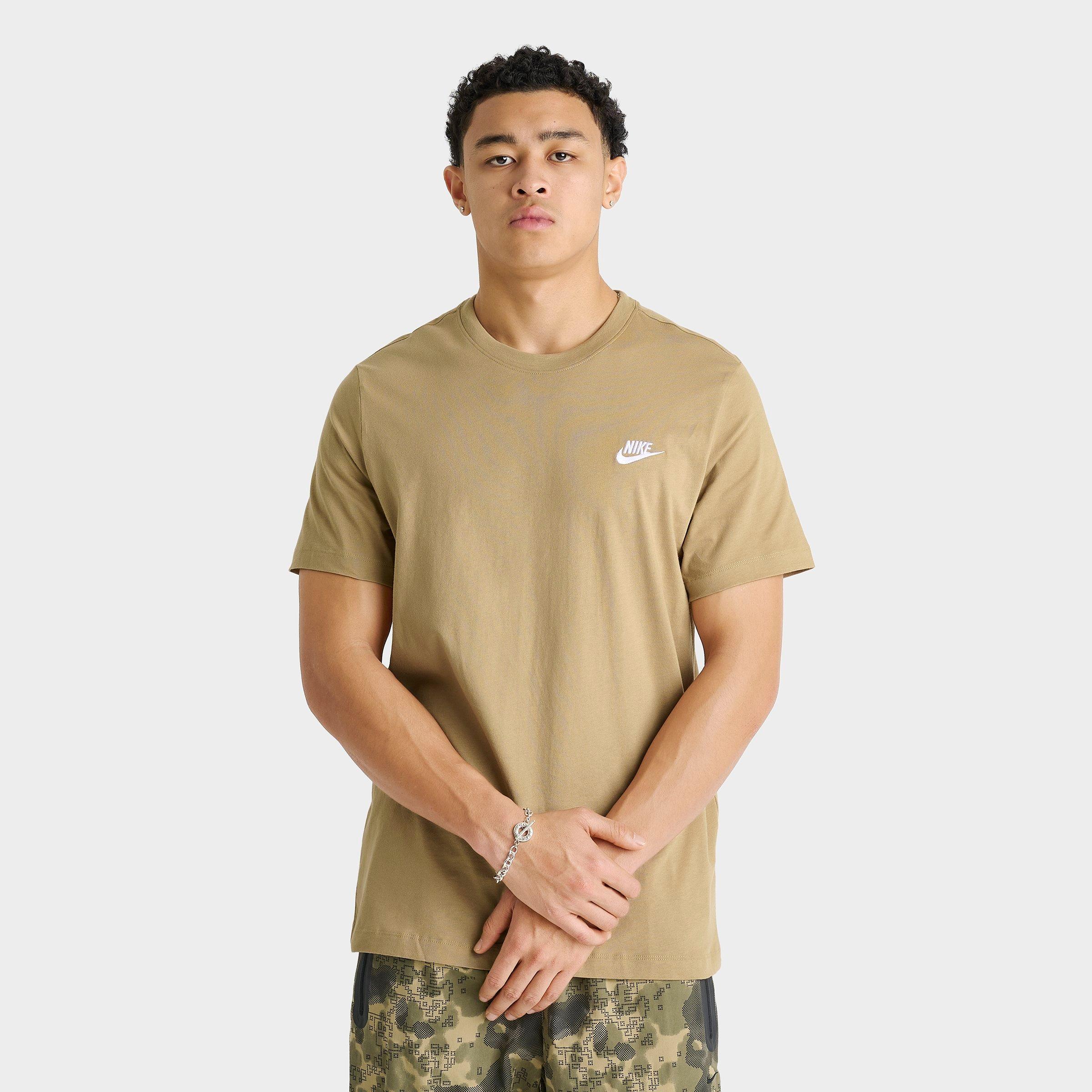 Nike Men's Sportswear Club T-Shirt in Parachute Beige Size: Small